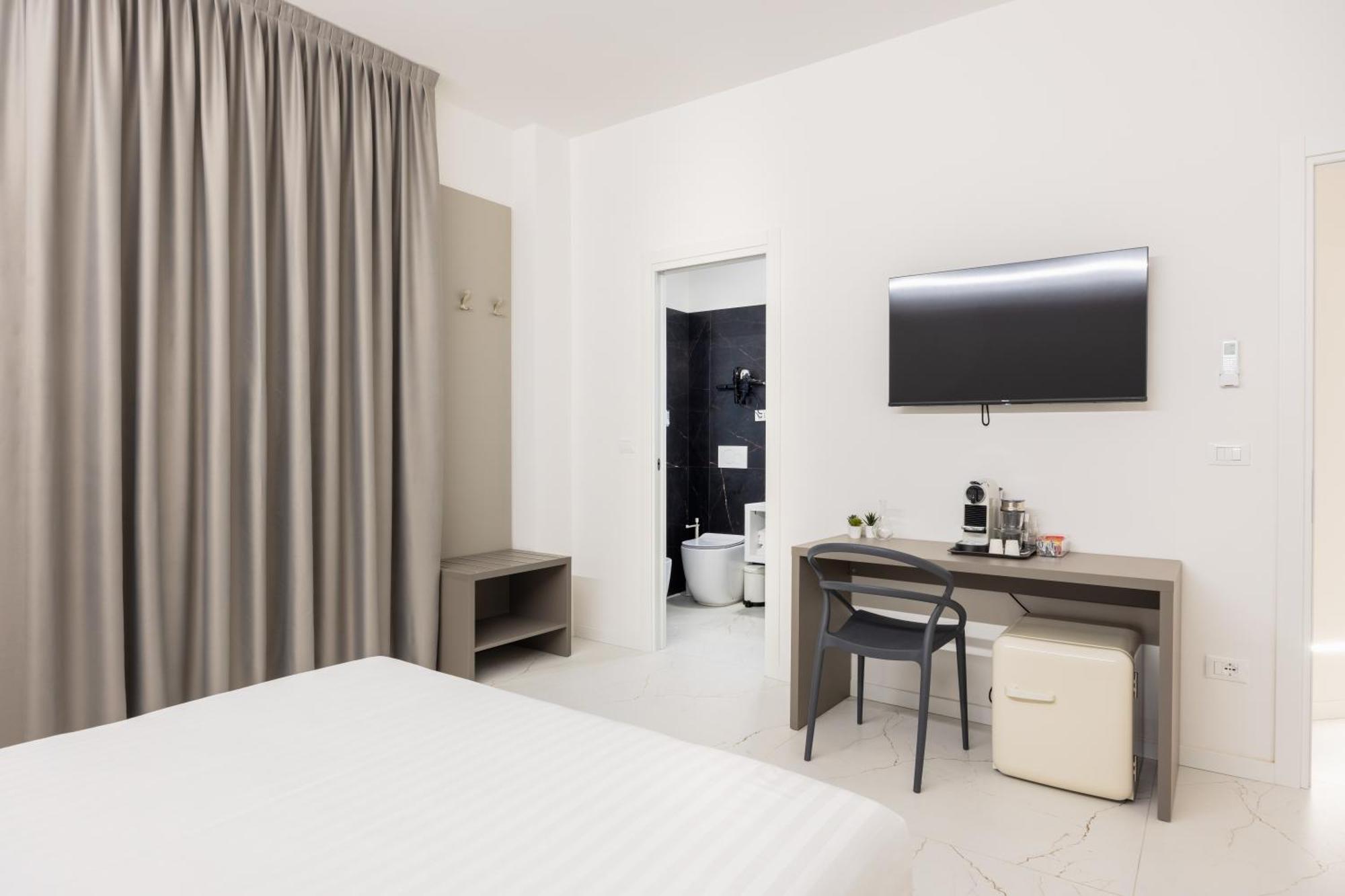בולוניה Excelsior Station Suite מראה חיצוני תמונה