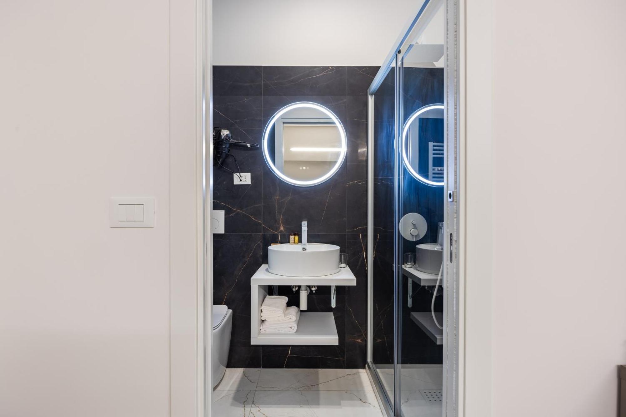 בולוניה Excelsior Station Suite מראה חיצוני תמונה