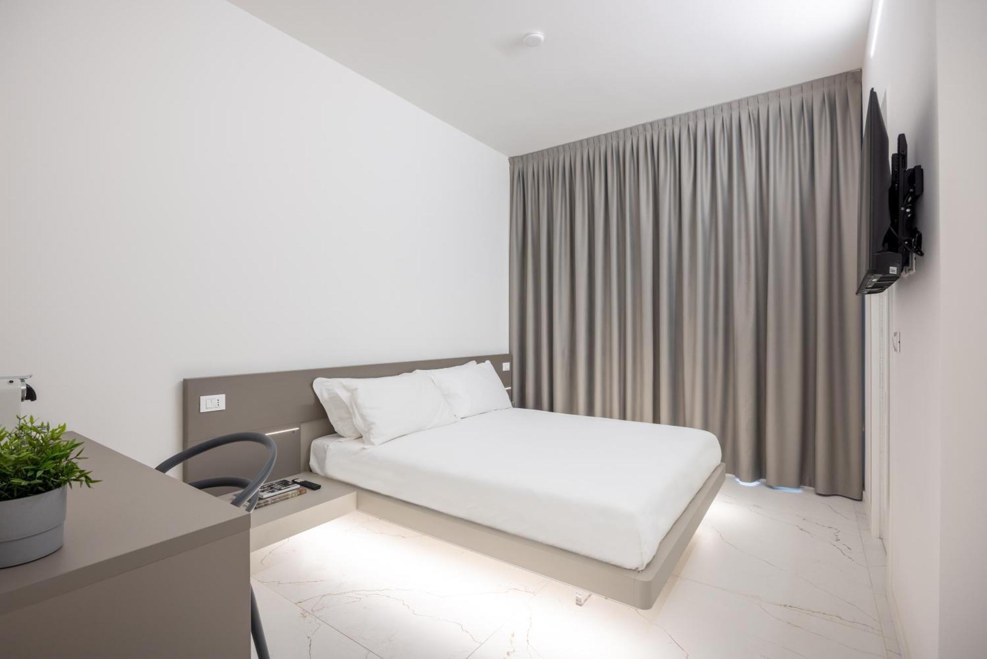 בולוניה Excelsior Station Suite מראה חיצוני תמונה
